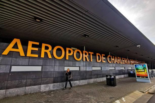 Jumet 242 A Bruxelles-Charleroi-Airportアパートメント エクステリア 写真